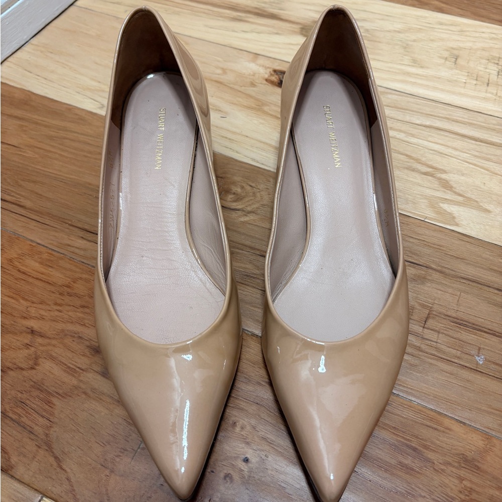 Stuart Weitzman Women's Nude Poco Kitten Heels